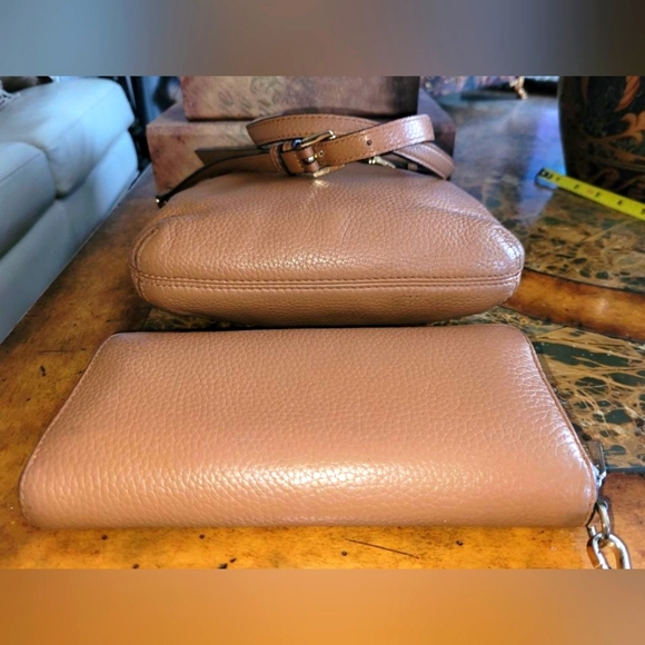 🟠LOW START🟠Michael Kors Crossbody and wallet set - Picture 9 of 16